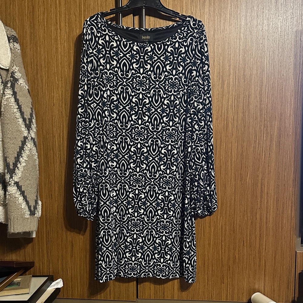 Laundry By Shelli Segal Black and White Patterned Long Sleeve Dress